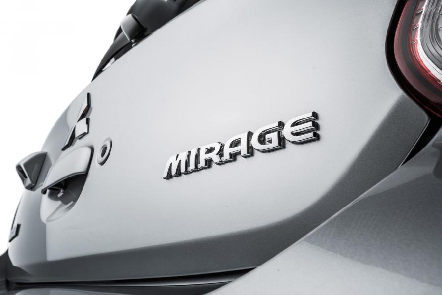  Mitsubishi Mirage ES 2015 года  (фото 12 из 13)